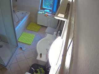 Steip camsoda voyeurcam-julmodels-bath-2nd-2