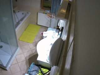 Romanian Nude Models camsoda voyeurcam-julmodels-bath-2nd-2