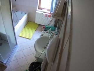 Cam Model Sites camsoda voyeurcam-julmodels-bath-2nd-2