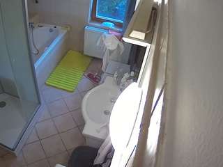 Latina Cam Models camsoda voyeurcam-julmodels-bath-2nd-2