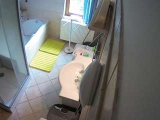 Top Cam Models camsoda voyeurcam-julmodels-bath-2nd-2