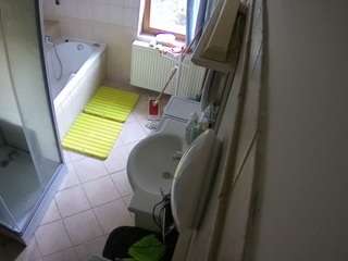 Voyeur House Live Cam camsoda voyeurcam-julmodels-bath-2nd-2