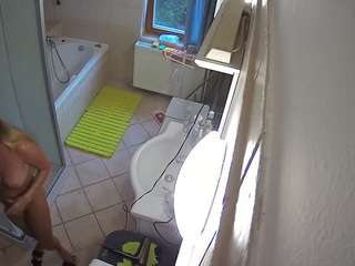 Veyeur House camsoda voyeurcam-julmodels-bath-2nd-2