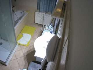 Https Voyeur House camsoda voyeurcam-julmodels-bath-2nd-2