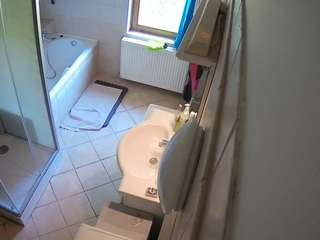 voyeurcam-julmodels-bath-2nd-2 from camsoda