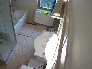 Julmodels Bathroom 2nd Floor-2