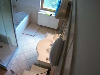 voyeurcam-julmodels-bath-2nd-2
