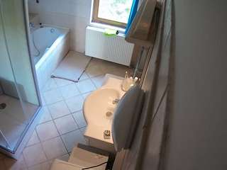 voyeurcam-julmodels-bath-2nd-2 from CamSoda