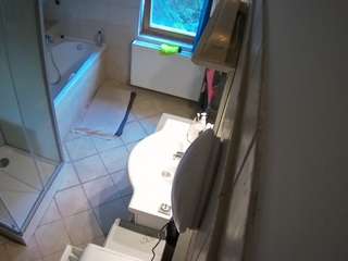 voyeurcam-julmodels-bath-2nd-2