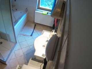 voyeurcam-julmodels-bath-2nd-2