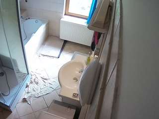 voyeurcam-julmodels-bath-2nd-2 Thumb Image