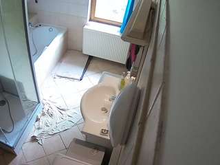 voyeurcam-julmodels-bath-2nd-2's Info Image