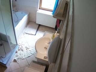 voyeurcam-julmodels-bath-2nd-2