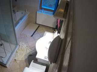 voyeurcam-julmodels-bath-2nd-2