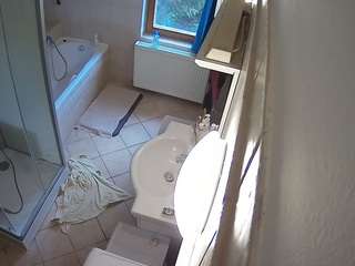 Julmodels Bathroom 2nd Floor-2