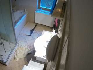voyeurcam-julmodels-bath-2nd-2
