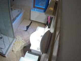 voyeurcam-julmodels-bath-2nd-2