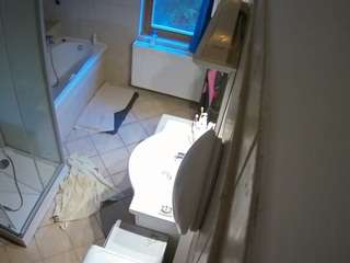 voyeurcam-julmodels-bath-2nd-2
