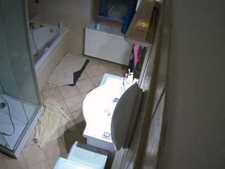 voyeurcam-julmodels-bath-2nd-2