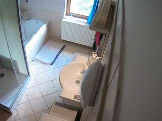 voyeurcam-julmodels-bath-2nd-2