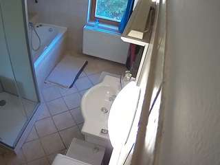 Julmodels Bathroom 2nd Floor-2