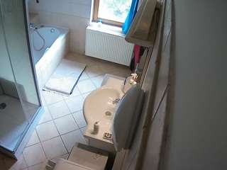 voyeurcam-julmodels-bath-2nd-2