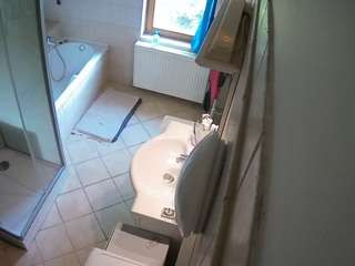 voyeurcam-julmodels-bath-2nd-2