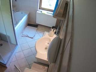 voyeurcam-julmodels-bath-2nd-2