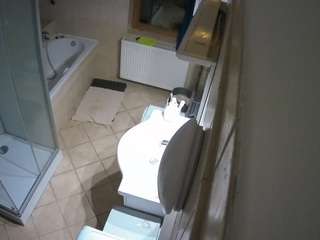 voyeurcam-julmodels-bath-2nd-2