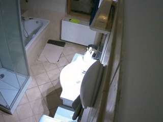 voyeurcam-julmodels-bath-2nd-2