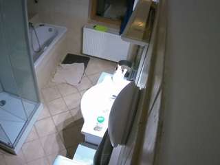 voyeurcam-julmodels-bath-2nd-2