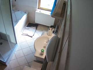 voyeurcam-julmodels-bath-2nd-2