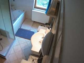 voyeurcam-julmodels-bath-2nd-2