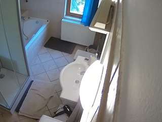 voyeurcam-julmodels-bath-2nd-2