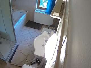 voyeurcam-julmodels-bath-2nd-2