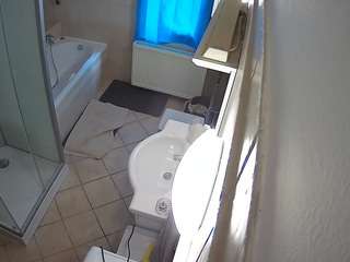 voyeurcam-julmodels-bath-2nd-2