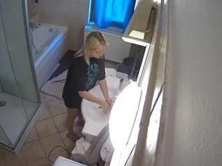 voyeurcam-julmodels-bath-2nd-2 Webcam Model Profile