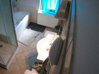 voyeurcam-julmodels-bath-2nd-2