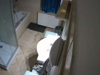 voyeurcam-julmodels-bath-2nd-2
