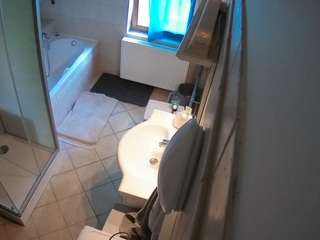 voyeurcam-julmodels-bath-2nd-2