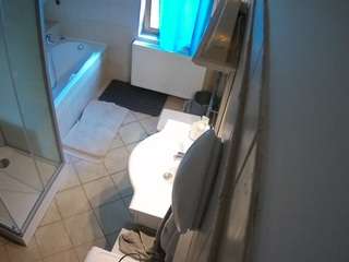 voyeurcam-julmodels-bath-2nd-2