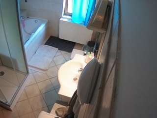 voyeurcam-julmodels-bath-2nd-2