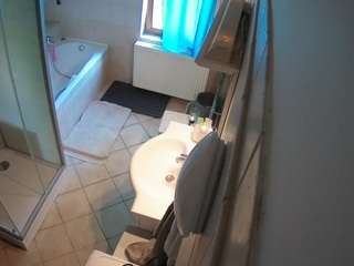 voyeurcam-julmodels-bath-2nd-2