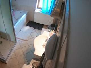 voyeurcam-julmodels-bath-2nd-2