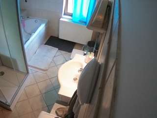 voyeurcam-julmodels-bath-2nd-2