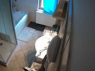 voyeurcam-julmodels-bath-2nd-2
