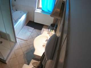voyeurcam-julmodels-bath-2nd-2 Webcam Model Profile