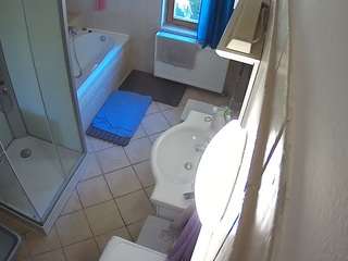 voyeurcam-julmodels-bath-2nd-2