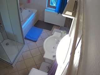 voyeurcam-julmodels-bath-2nd-2