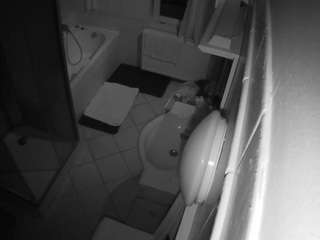 voyeurcam-julmodels-bath-2nd-2